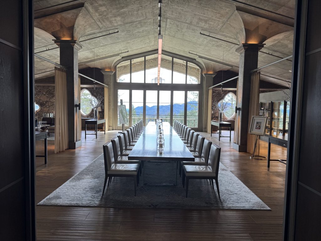 Long dining table in Lokoya tasting room