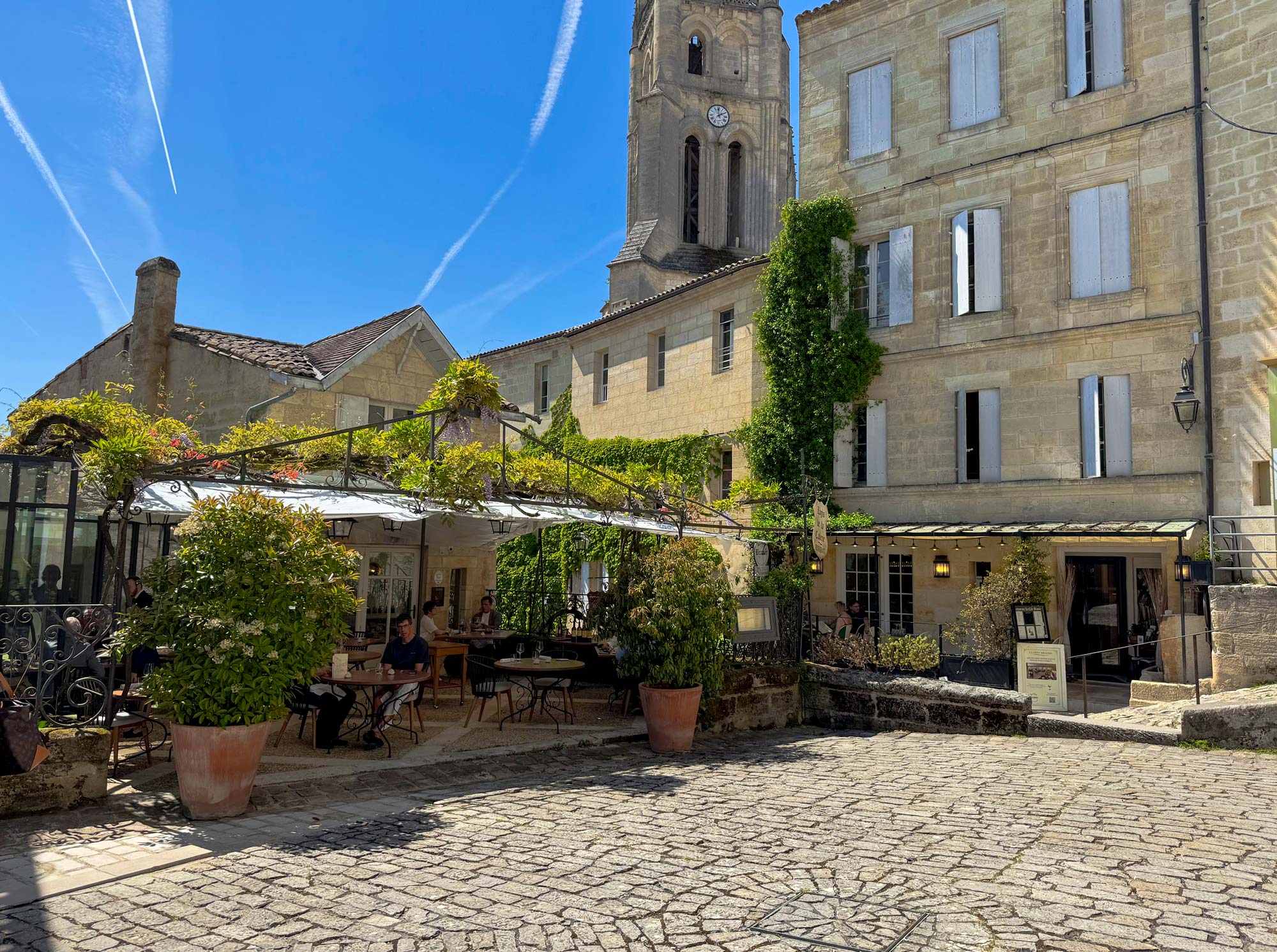 Logis de la Cadène terrace, St Emilion
